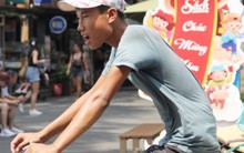 Nhọc nhằn mưu sinh dưới trời nắng nóng như đổ lửa ở TP.HCM