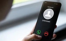 Gọi hiệu trưởng liên tục đòi giảm bài tập về nhà, ông bố bị cảnh sát bắt