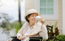 U70, lương 17 triệu đồng, tôi đến ở cùng con gái, nhưng nghe con rể nói 1 câu mà bỏ về trong đêm: Tuổi già sai lầm khi sống dựa vào con cái