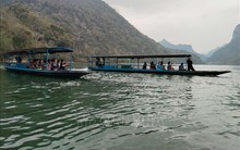 Mở đường lớn, đầu tư tổng thể để du lịch hồ Ba Bể thuận lợi phát triển