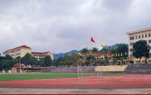 Nữ sinh lớp 11 rơi từ tầng 5 xuống sân trường