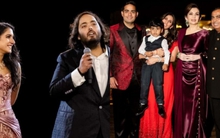 Điều ít biết về tiệc cưới con trai tỷ phú giàu nhất châu Á: Từ buổi biểu diễn của Rihanna đến loạt quy tắc trang phục dài 9 trang giấy