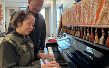 Cụ bà đạt kỷ lục Việt Nam môn Yoga dưới nước chia sẻ bí quyết khoẻ mạnh ở tuổi 80