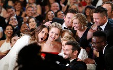 Nhìn lại khoảnh khắc viral cực mạnh 10 năm trước làm "bùng nổ" Twitter, khiến dân mạng phải thốt lên: "Thời gian nghiệt ngã quá"