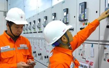 Vừa chi tiêu Tết đã phải gom nộp tiền điện, nhiều gia đình ở Hà Nội choáng váng