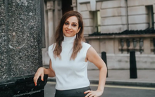 Bỏ việc tại công ty lớn lương 2,4 tỷ/năm để “nghỉ hưu non”, 3 ngày sau người phụ nữ hối hận rơi nước mắt: Thực tế không như mơ