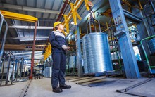 Hòa Phát liên tiếp báo tin vui cho cổ đông: Sản lượng bán hàng tăng 32% từ đầu năm, cổ phiếu lên đỉnh 22 tháng, ký biên bản ghi nhớ "siêu dự án" 5 tỷ USD