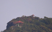 Tỉ phú Bill Gates tham quan đỉnh Bàn Cờ - Đà Nẵng