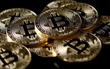 Bitcoin tăng giá ầm ầm nhưng hãy cảnh giác lừa đảo đầu tư chứng khoán quốc tế, tiền ảo