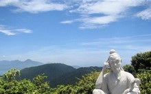 Tỷ phú Bill Gates uống trà cùng bạn gái trên đỉnh Bàn Cờ