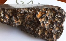 Nhặt được ''cục sắt'' nặng ở ven sông, người phụ nữ tự ý đập nhỏ để đem bán: Suýt bị truy cứu vì phá hoại bảo vật của quốc gia