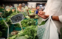 The Economist: Kinh tế châu Âu đối mặt tình thế ‘một cổ ba tròng’, đó là năng lượng, hàng giá rẻ Trung Quốc và ông Donald Trump 