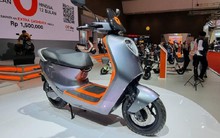 Hãng xe xây nhà máy 100 triệu USD ở Việt Nam ra mắt 'bom tấn' xe máy điện: thiết kế đỉnh không kém SH, thách thức cả Air Blade