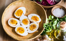 Luộc trứng bao lâu là tốt nhất? Hoá ra bấy lâu nay nhiều người luộc sai làm mất chất dinh dưỡng