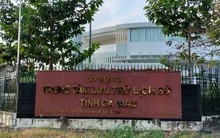 Một phó giám đốc trung tâm ở Cà Mau xin nghỉ việc rồi tự rút lại đơn