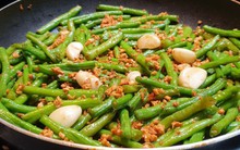 1 loại rau bán rẻ ở chợ Việt nhưng lại được chuyên gia Mỹ khen ngợi: Vừa hạ đường huyết, vừa dưỡng xương hiệu quả