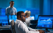 Khối ngoại trở lại mua ròng trong phiên 11/4, tâm điểm "gom" một cổ phiếu ngành điện