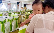 Tổ chức tiệc đầy tháng cho con gái, chồng mời 20 đồng nghiệp thân thiết nhưng không ai đến: Tôi đau xót khôn cùng khi biết mình là lý do