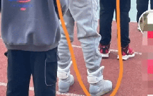 Bài văn "Tôi chỉ mang giày Nike" của học sinh tiểu học gây bão: Giáo viên đọc xong im lặng, phụ huynh đỏ mặt