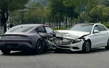 Xiaomi SU7 gặp tai nạn đầu tiên với Mercedes: Xe Trung Quốc được dịp "đọ độ cứng" với xe Đức