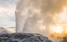 Lạ kỳ vùng đất quanh năm có 'mùi trứng thối' vẫn khiến du khách mê mẩn