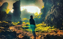 Phát hiện hang động hoang sơ với những khối núi đá vôi hàng trăm triệu tuổi, cách Hà Nội chỉ hơn 200km