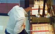 Một người chi 1,8 tỷ gom vàng miếng: Cảnh sát Trung Quốc khuyến cáo các chủ tiệm vàng phải cảnh giác