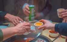 50 tuổi đi họp lớp, tôi bẽ bàng vì là kẻ thất bại trong nửa sau cuộc đời: Cô bạn ngày trước bị coi thường giờ có cuộc sống NHƯ MƠ!