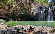 Phát hiện thác nước hùng vĩ như trên phim ở tỉnh miền Trung, rất gần điểm du lịch nổi tiếng mùa hè