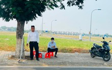 Đất phân lô lại “nóng”