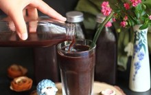 Điều gì có thể xảy ra nếu uống nước đậu đen thay nước lọc?