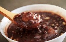 Cụ bà sống thọ 115 tuổi nhờ chăm ăn 1 loại hạt bán rẻ ở Việt Nam: Vừa hạ đường huyết, vừa cứu tinh cho người giảm cân