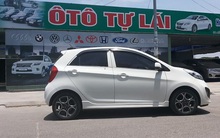 Xe tự lái 'lên ngôi' khi máy bay, đường sắt 'cạn vé'