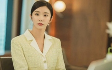 Những khoảnh khắc trang sức đẹp nhất của các quý cô trong 'Nữ hoàng nước mắt'