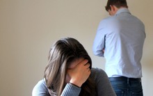 Chồng đòi ly hôn, nữ giám đốc làm 1 điều: Bác sĩ chỉ biết thốt lên "Dừng lại"