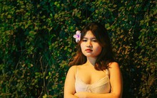 Nửa đêm, người dân Thủ đô đổ xô đến con đường hoa mới nổi để 'sống ảo'