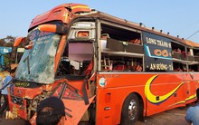 CLIP: 2 xe khách chở trên 50 người tông nhau, nhiều người thương vong