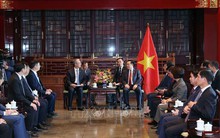 Chủ tịch Quốc hội Vương Đình Huệ tiếp các tập đoàn lớn của Trung Quốc