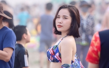 Bãi biển Sầm Sơn ken đặc người đổ về giải nhiệt, du khách nói 3 lý do quyết lựa chọn nơi này
