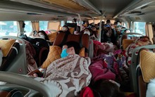 Hết nghỉ lễ, dân tình lên tàu xe quay lại thành phố: Bác sĩ mách các bí kíp chống say hiệu quả