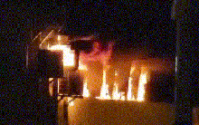 Cháy dữ dội dãy kho rộng hàng trăm mét vuông ở TP Thủ Đức