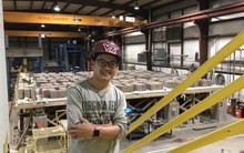 Từ bốc vác đến… tiến sĩ xứ 'cờ hoa'