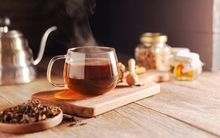 Nhiều người tin uống trà đen ngăn ngừa loãng xương: Bác sĩ tiết lộ sự thật, hóa ra đây mới là "chìa khóa"