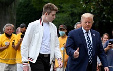 Thông báo gây ngỡ ngàng về cậu út nhà ông Trump