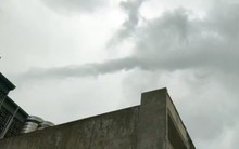 Vòi rồng xuất hiện, 71 ngôi nhà ở Quảng Ninh tốc mái