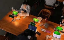 Những ngành học được phụ huynh rất mê nhưng thực tế đã "bão hòa", nguy cơ thất nghiệp cao kể cả học trường top