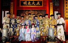 Hoàng đế nhà Thanh có 55 người vợ, nổi tiếng với giai thoại ‘cửu phi liên châu’ sủng hạnh tới 9 phi tần trong một đêm khiến con trai nối dõi cũng phải xấu hổ giấu kín