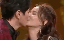 Sao nam "số hưởng nhất showbiz" U50 vẫn trẻ đẹp bất ngờ, vừa tiêu tan sự nghiệp liền sở hữu 34.000 tỷ