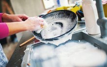Rửa bát theo cách này khác nào tự "uống thuốc độc", ai cũng từng phạm phải sai lầm nhưng chưa biết để thay đổi