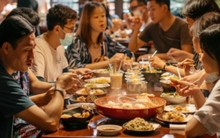 Sau khi thanh toán 26 triệu đồng cho bữa tiệc họp lớp để cứu vãn danh dự, tôi quyết định xóa liên lạc và rời khỏi nhóm lớp